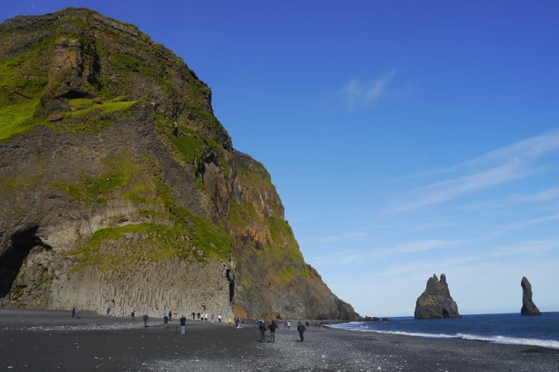 Plage de Reynisfjara et les aiguilles de Reynisdrangar