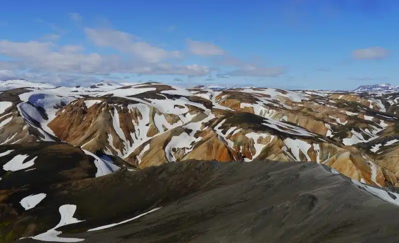 Vue des montagnes de Rhyolite du Blahnukur