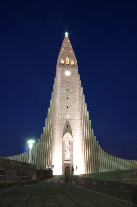 Eglise de Hallgrímskirkja de nuit