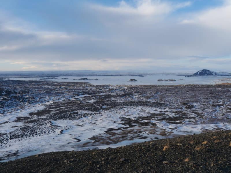 Vue du lac de Myvatn vers Hverfjall