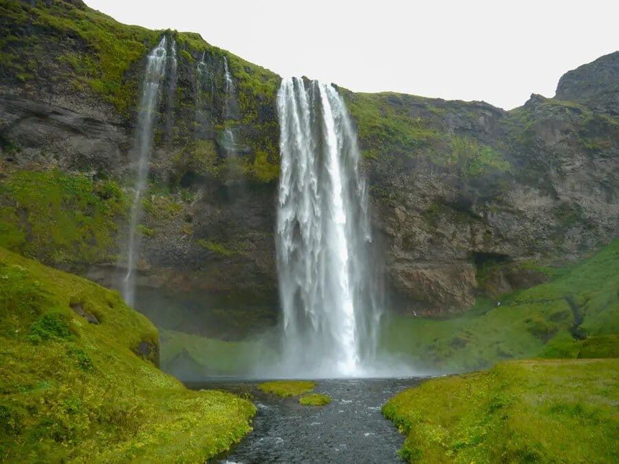 Cascade Seljalandsfoss