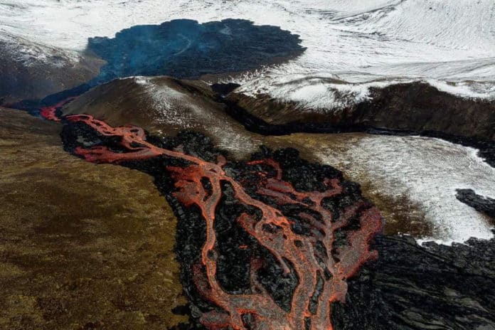 Eruption vallée Meradalur