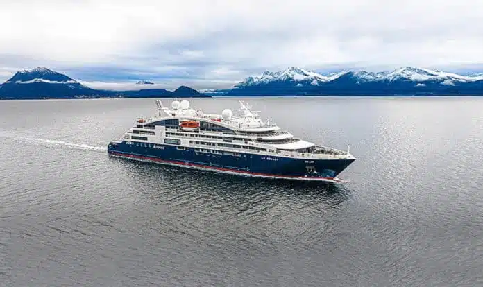 Navire de croisière Le Bellot