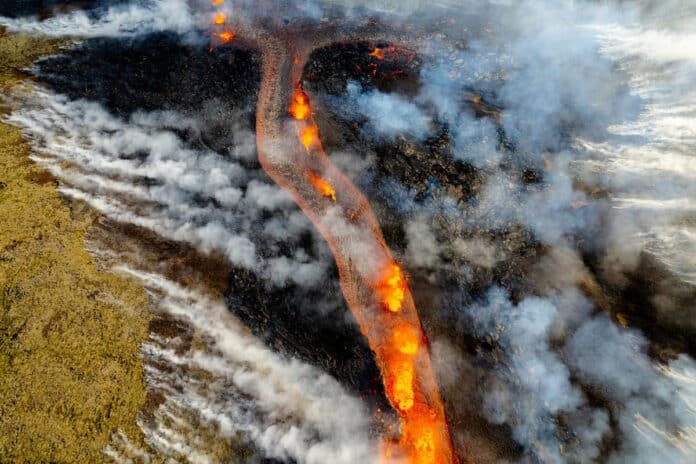 Eruption Volcan Litli Hrut