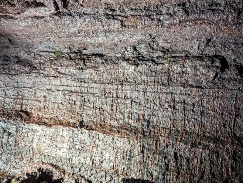 Strate tunnel de lave de Víðgelmir