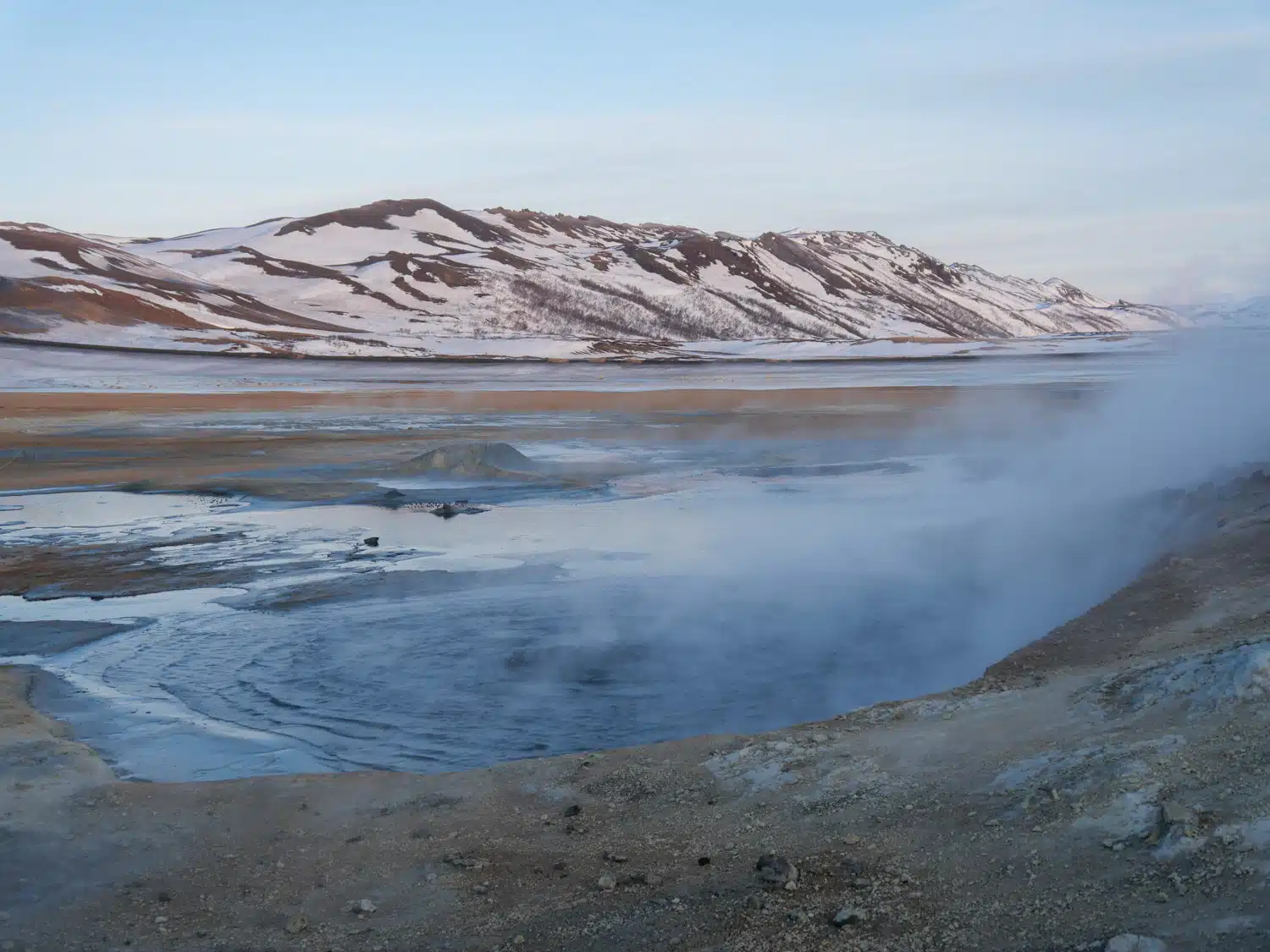Hverir en hiver eau bouillonnante
