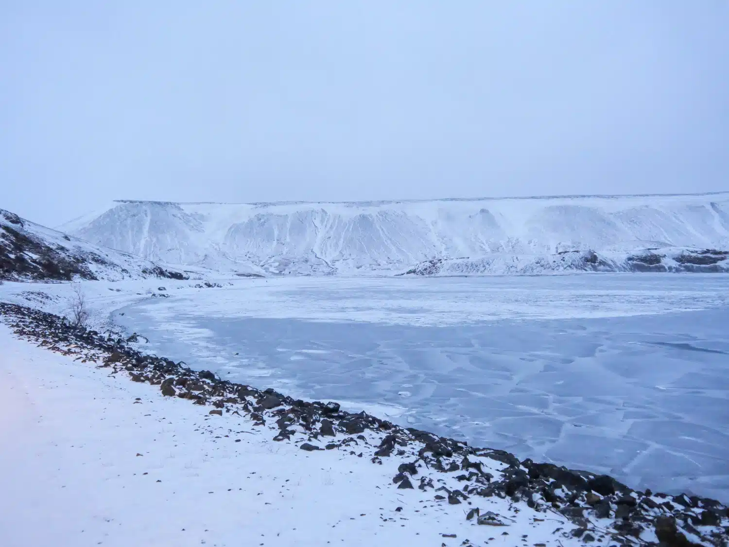 Lac Kleifarvatn neige