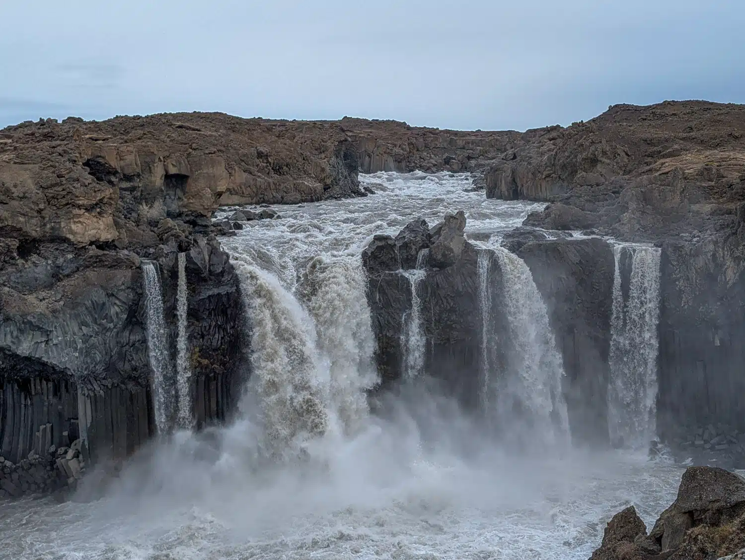 Cascade orgue Aldeyjarfoss