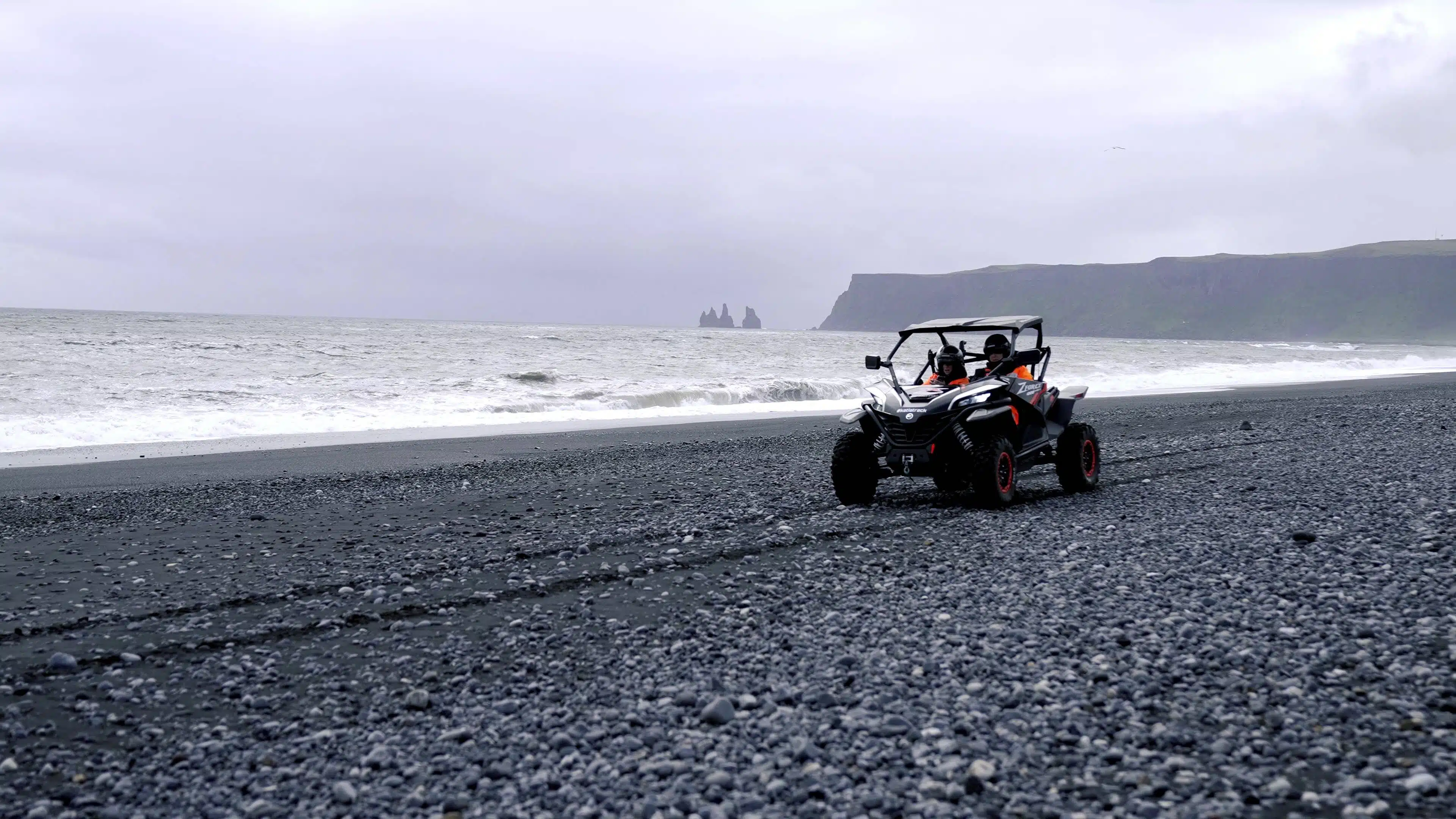 Buggy - Plage de sable noir depuis Vik