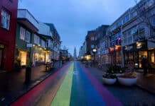 Reykjavik sous la pluie : toutes nos astuces pour profiter même sous les gouttes Rue Laugavegur sous la pluie